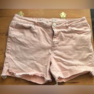 Seven7, light pink, cut-off jean shorts